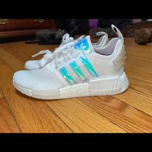 🦄 Iridescent adidas 🦄